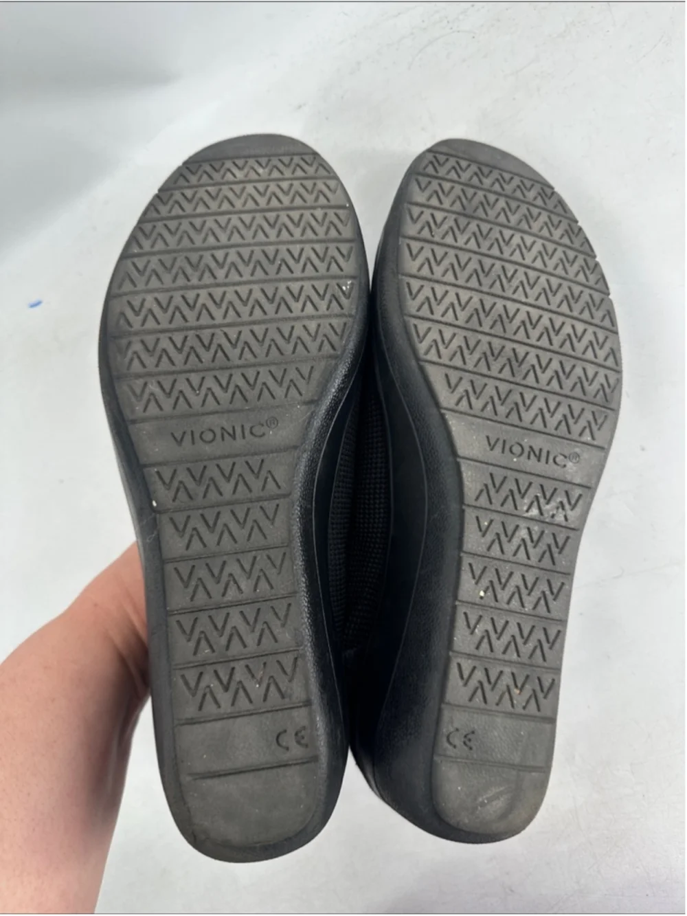 Vionic removable designed knit